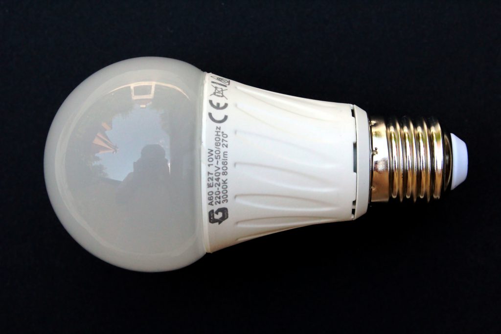 Bec LED E27 A60 9W Osram Value