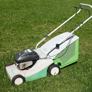 Mașină de tuns gazon Viking MB 248